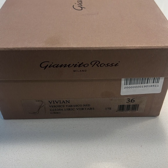 NWT Gianvito Rossi Vivian Patent-leather Pumps - Red - Picture 12 of 13